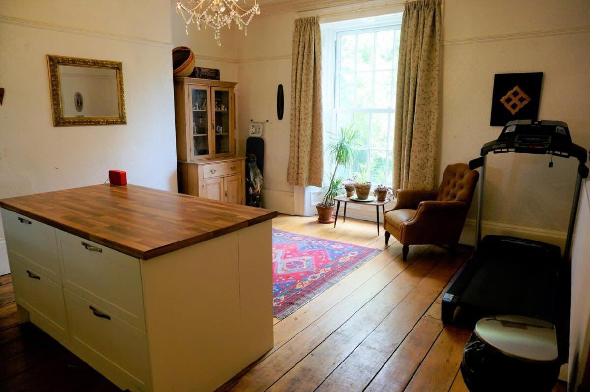 Spacious Town House With Swimming Pool Plymouth Zewnętrze zdjęcie